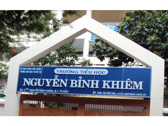 Bảng hiệu trường học