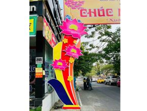 Đèn trang trí tết và đường hoa